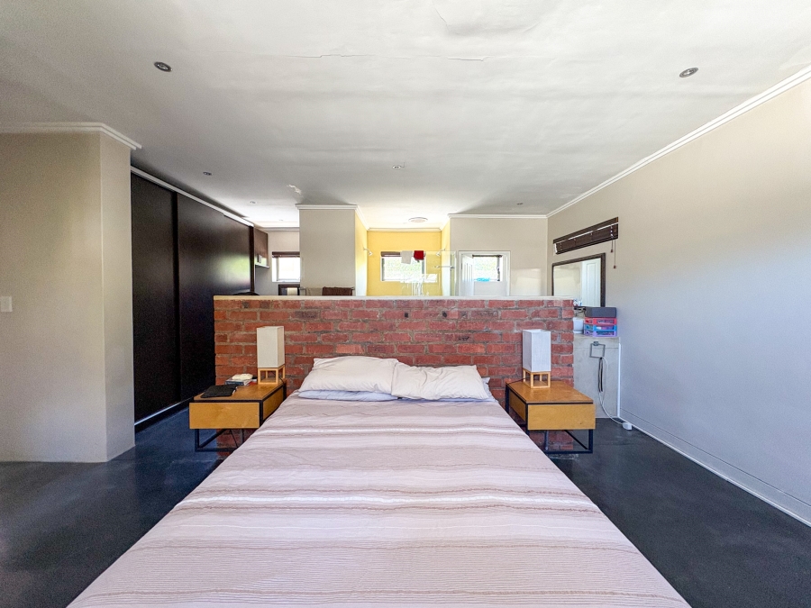 3 Bedroom Property for Sale in Vredehoek Western Cape